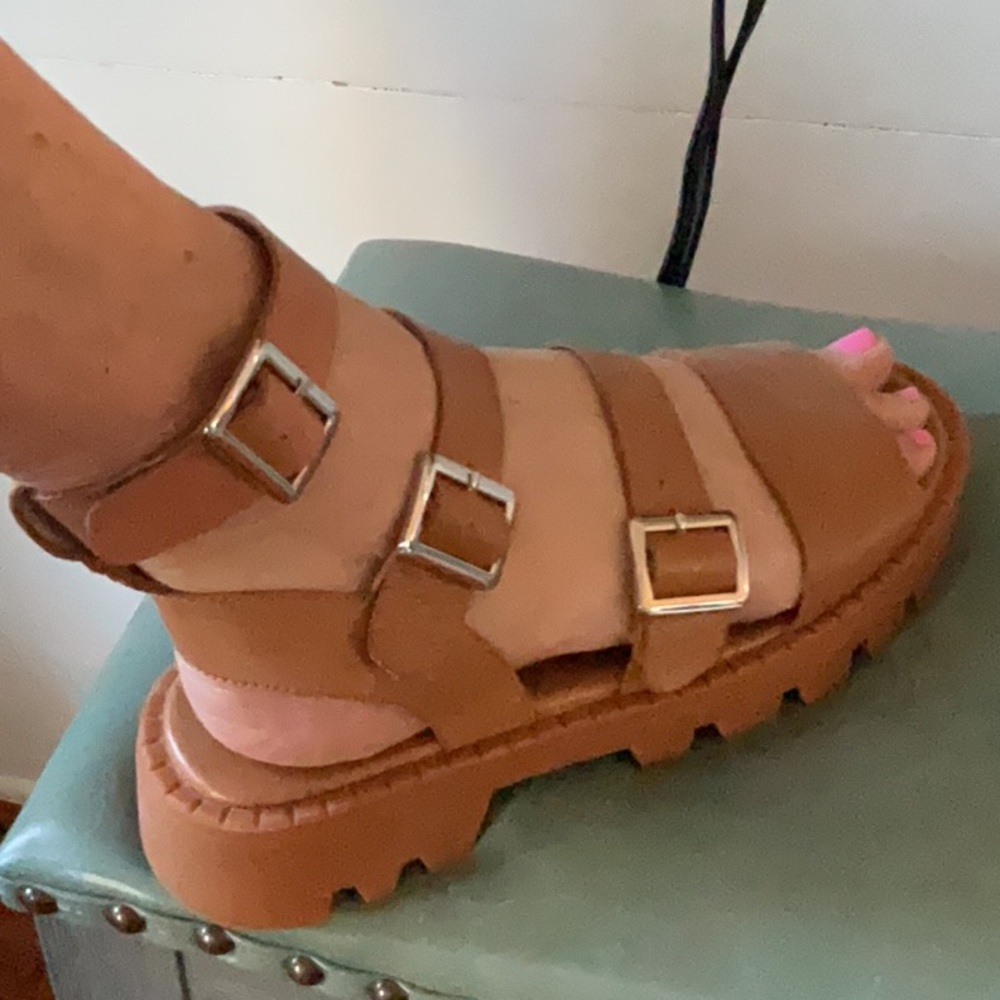 Gladiators sandals Silent D sz. 39.  Worn once.